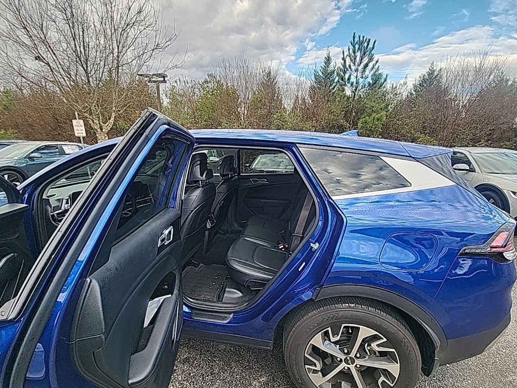 Used 2024 Kia Sportage EX image 5
