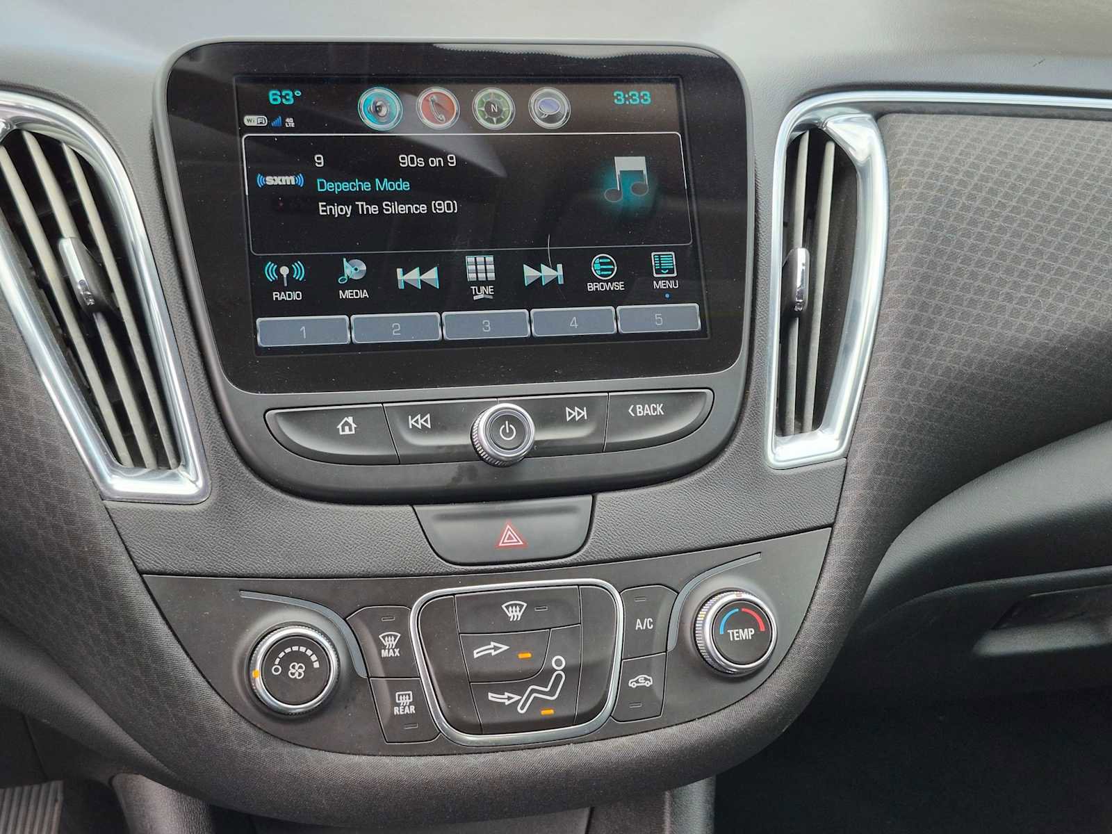 Used 2018 Chevrolet Malibu LT FWD image 23