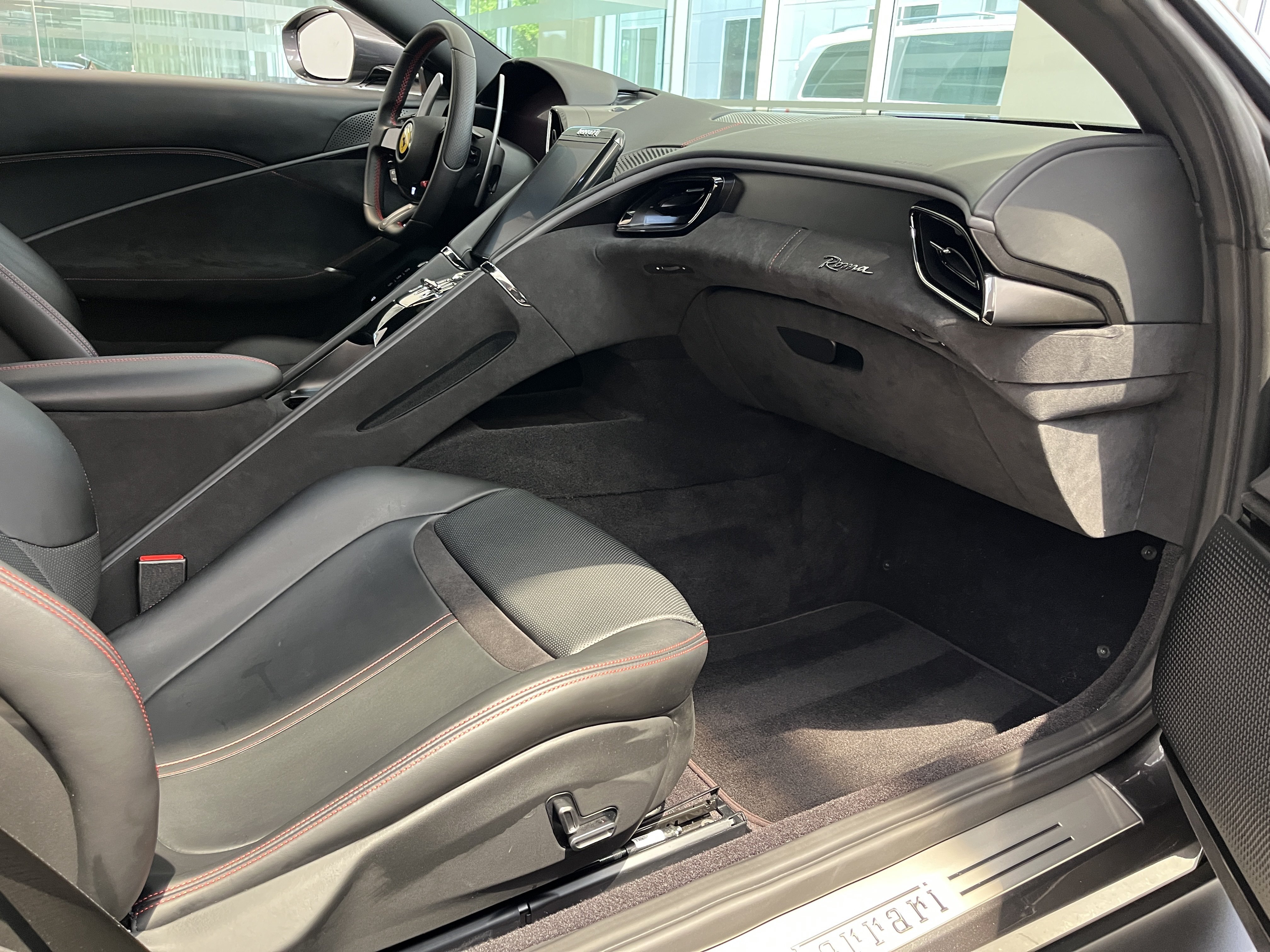 Used 2022 Ferrari Roma RWD image 42