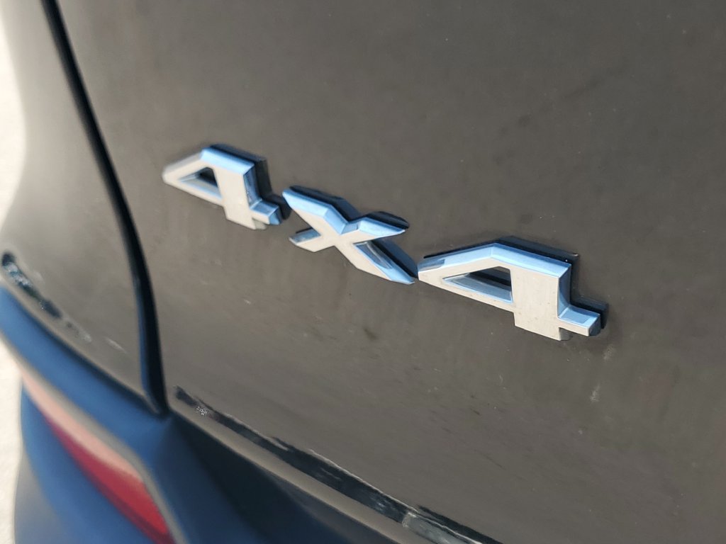 Used 2019 Jeep Cherokee Latitude Plus AWD/4WD image 5