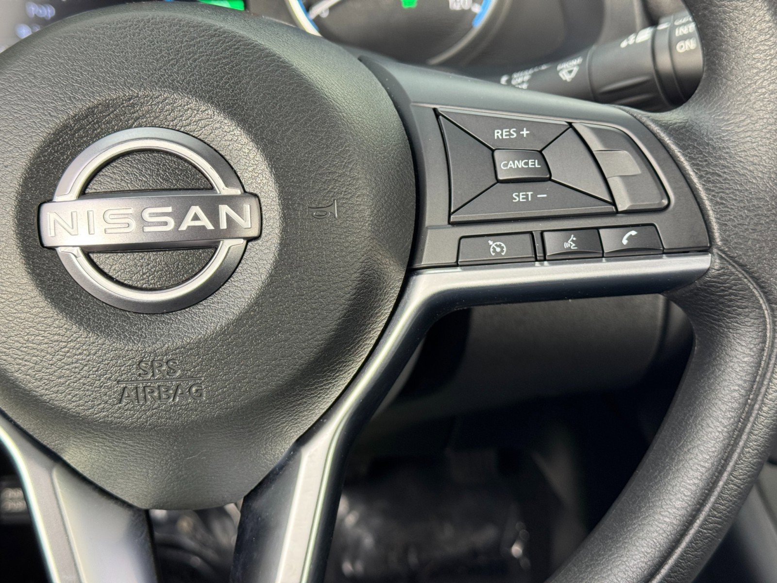 Used 2025 Nissan Leaf S image 20