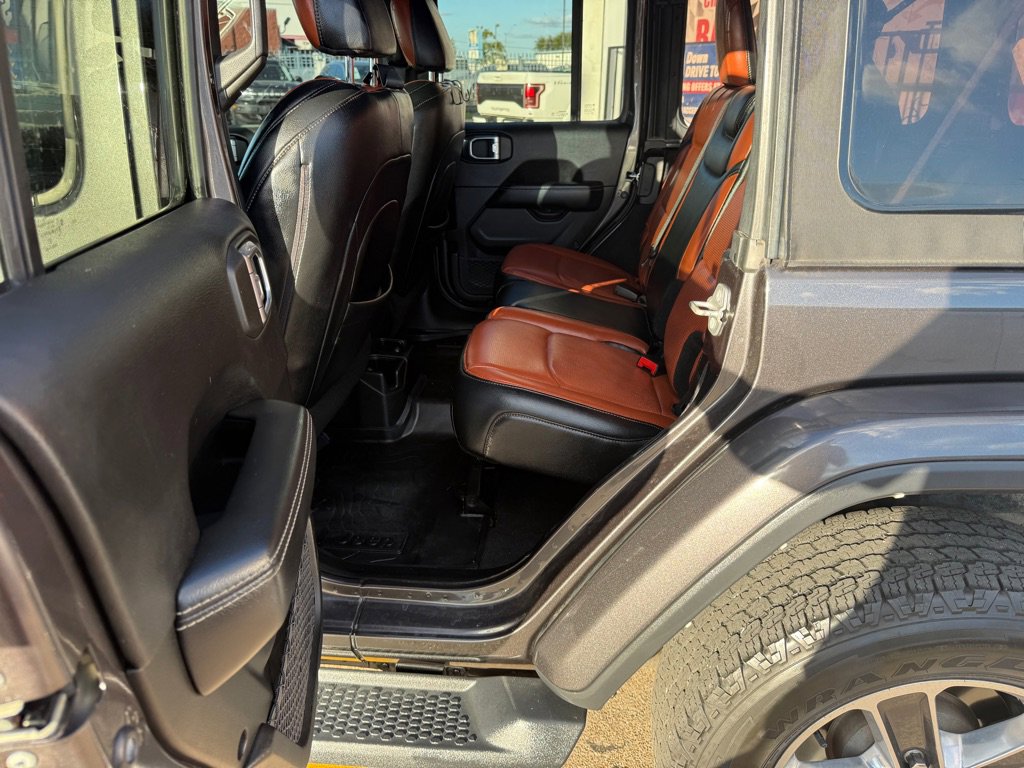 Used 2022 Jeep Wrangler Unlimited Sahara w/ Cold Weather Group image 14