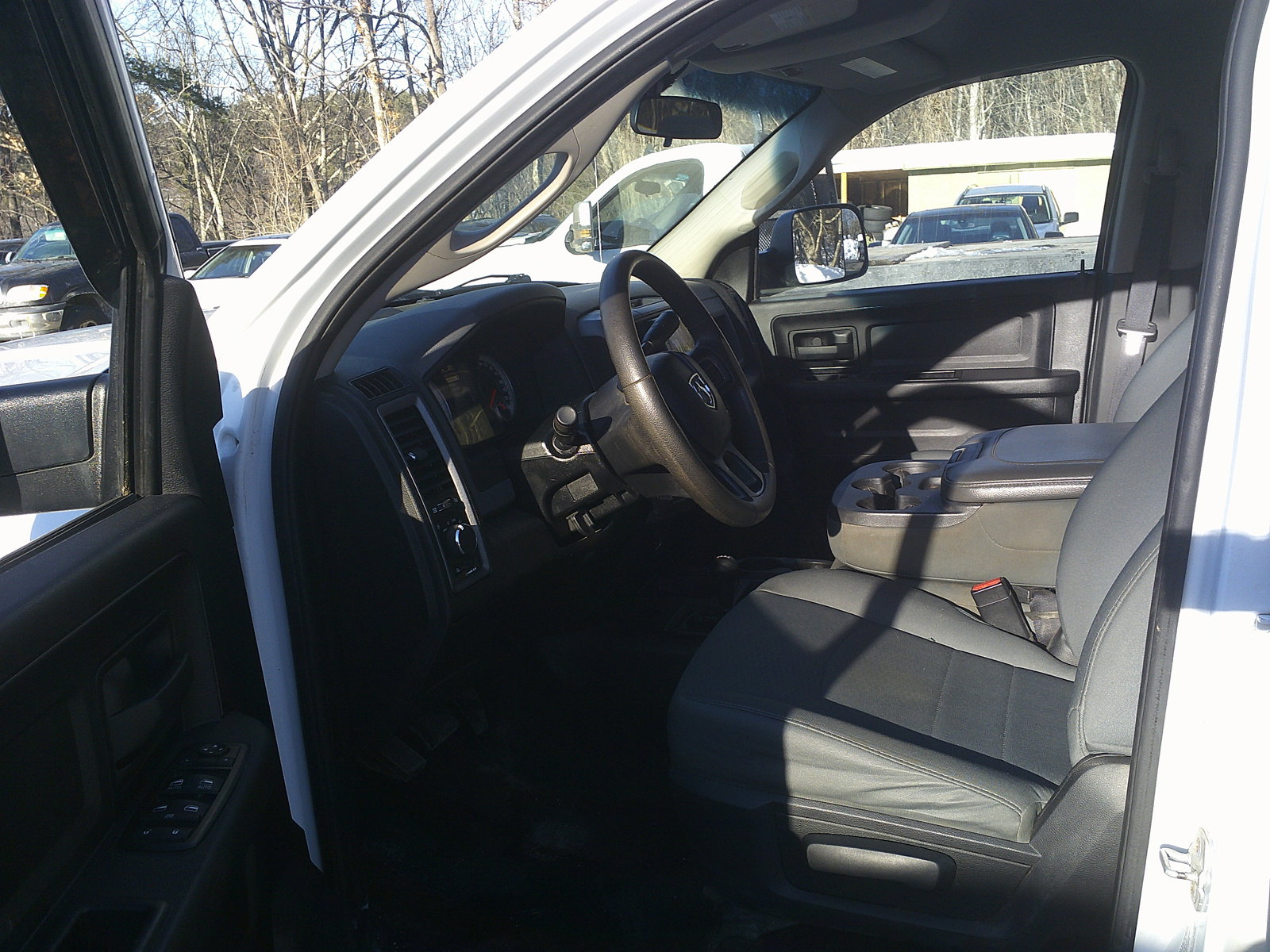 Used 2014 RAM 3500 Tradesman w/ Chrome Appearance Group image 9