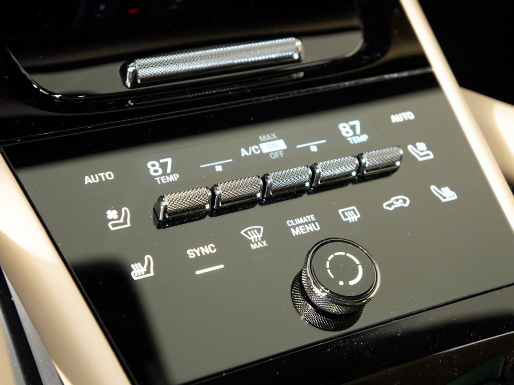 Certified 2026 Porsche Cayenne AWD/4WD image 32