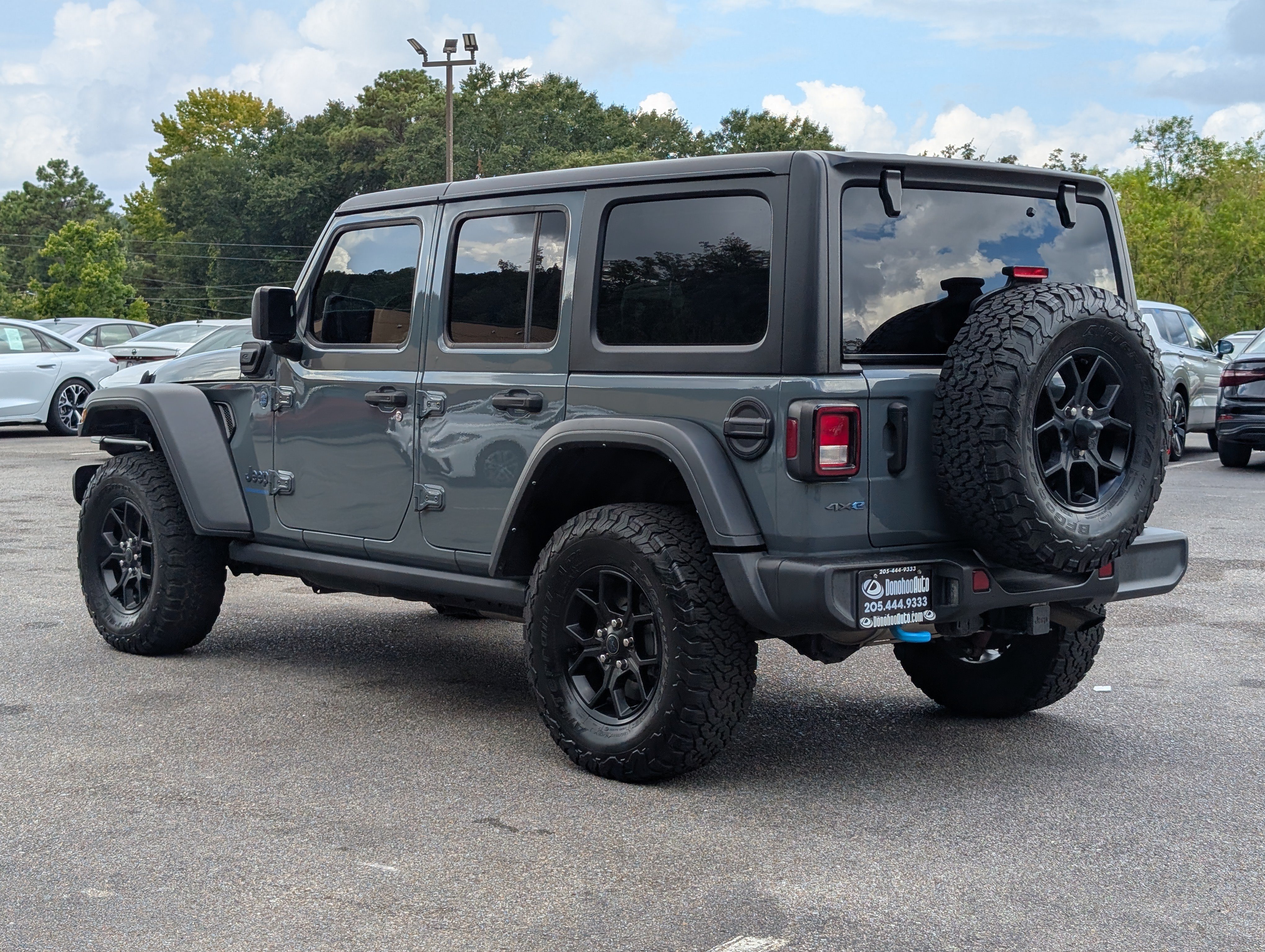 Used 2024 Jeep Wrangler Unlimited AWD/4WD image 7