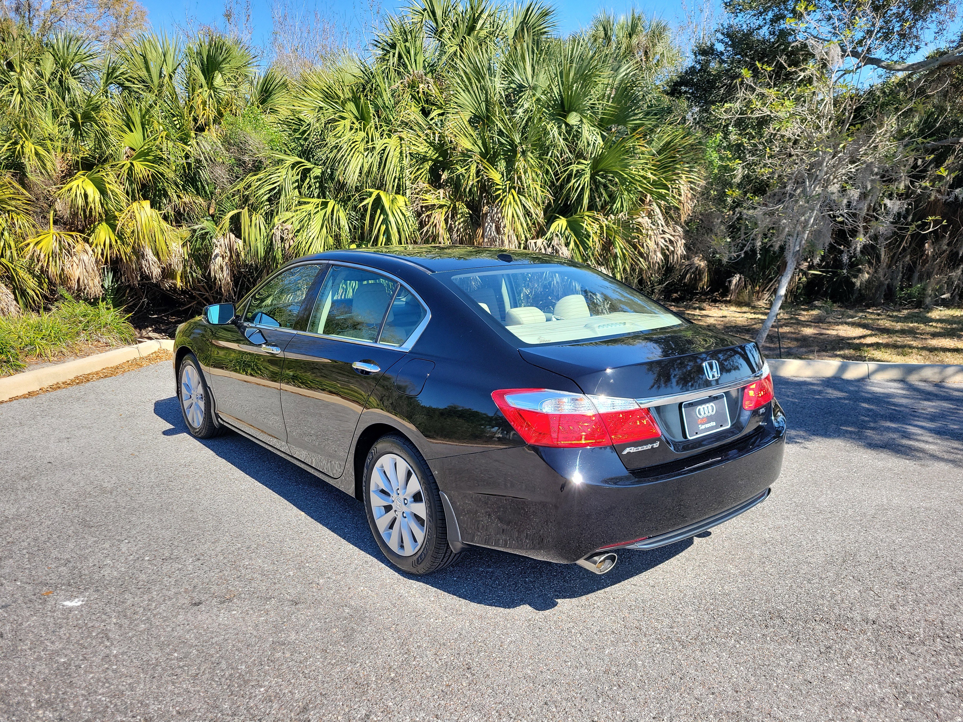 Used 2015 Honda Accord EX-L image 6