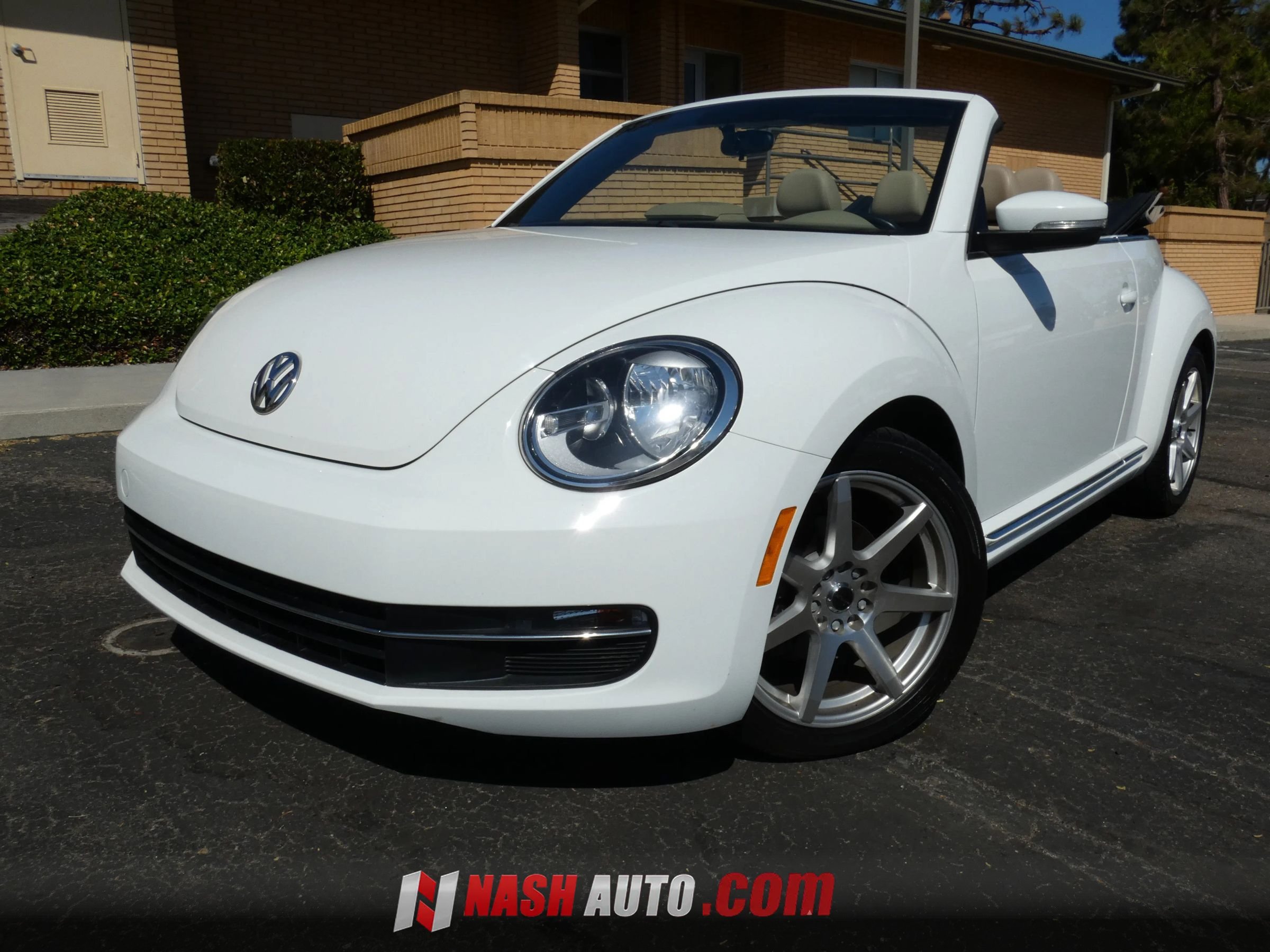 Used 2014 Volkswagen Beetle TDI FWD image 16