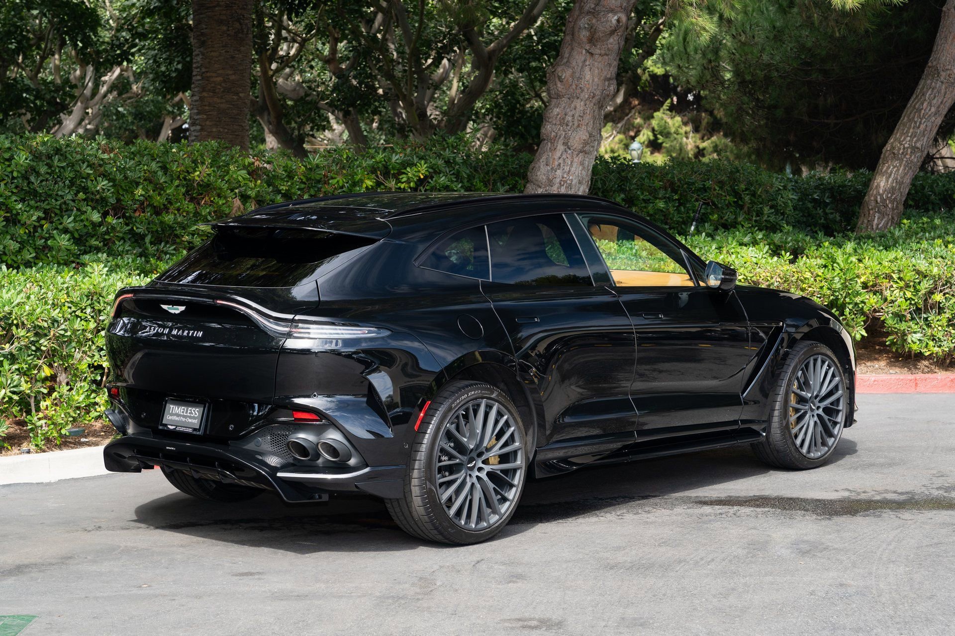 Used 2025 Aston Martin DBX 707 AWD/4WD image 3
