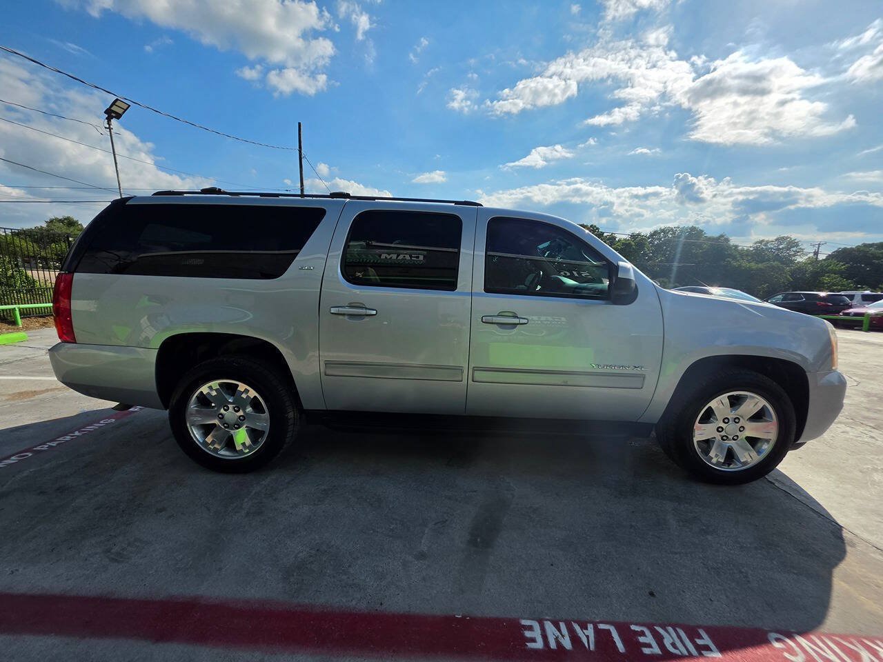 Used 2014 GMC Yukon XL SLT w/ SLT-2 Equipment Package RWD image 18