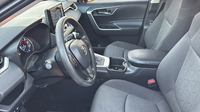 Used 2022 Toyota RAV4 XLE image 27