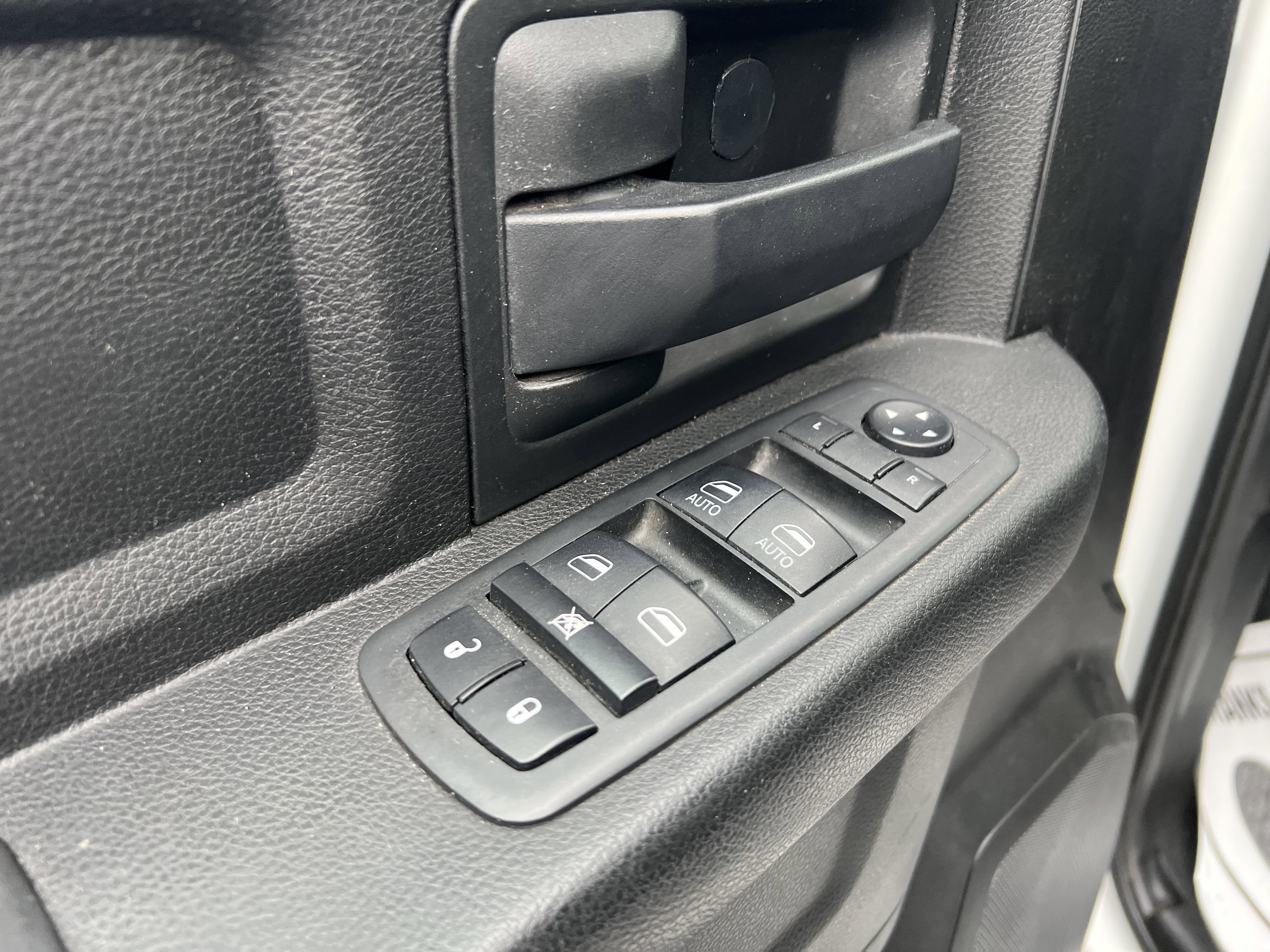 Used 2019 RAM 5500 Tradesman w/ Chrome Appearance Group image 17