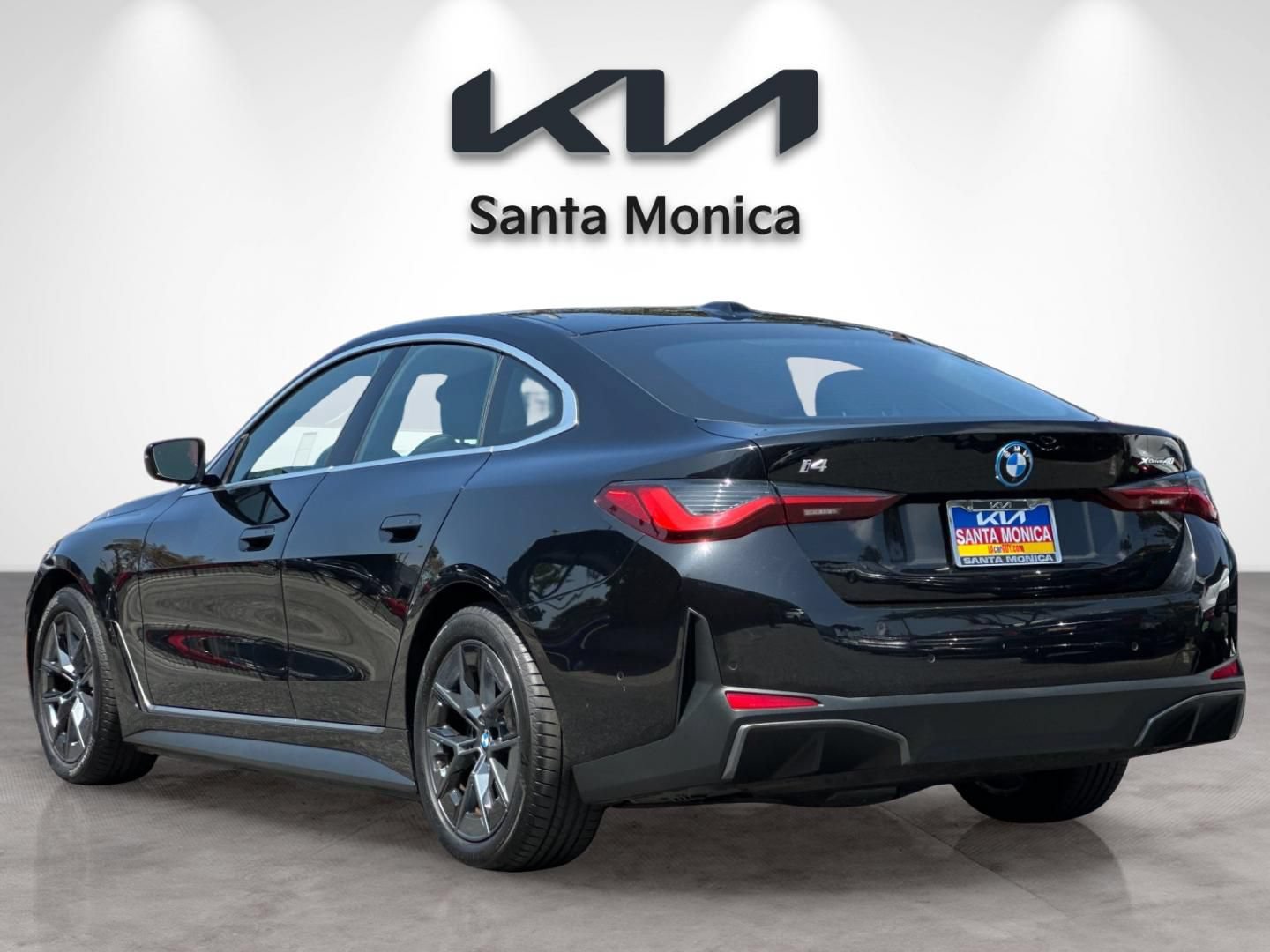 Used 2025 BMW i4 xDrive40i w/ Parking Assistance Package AWD/4WD image 4