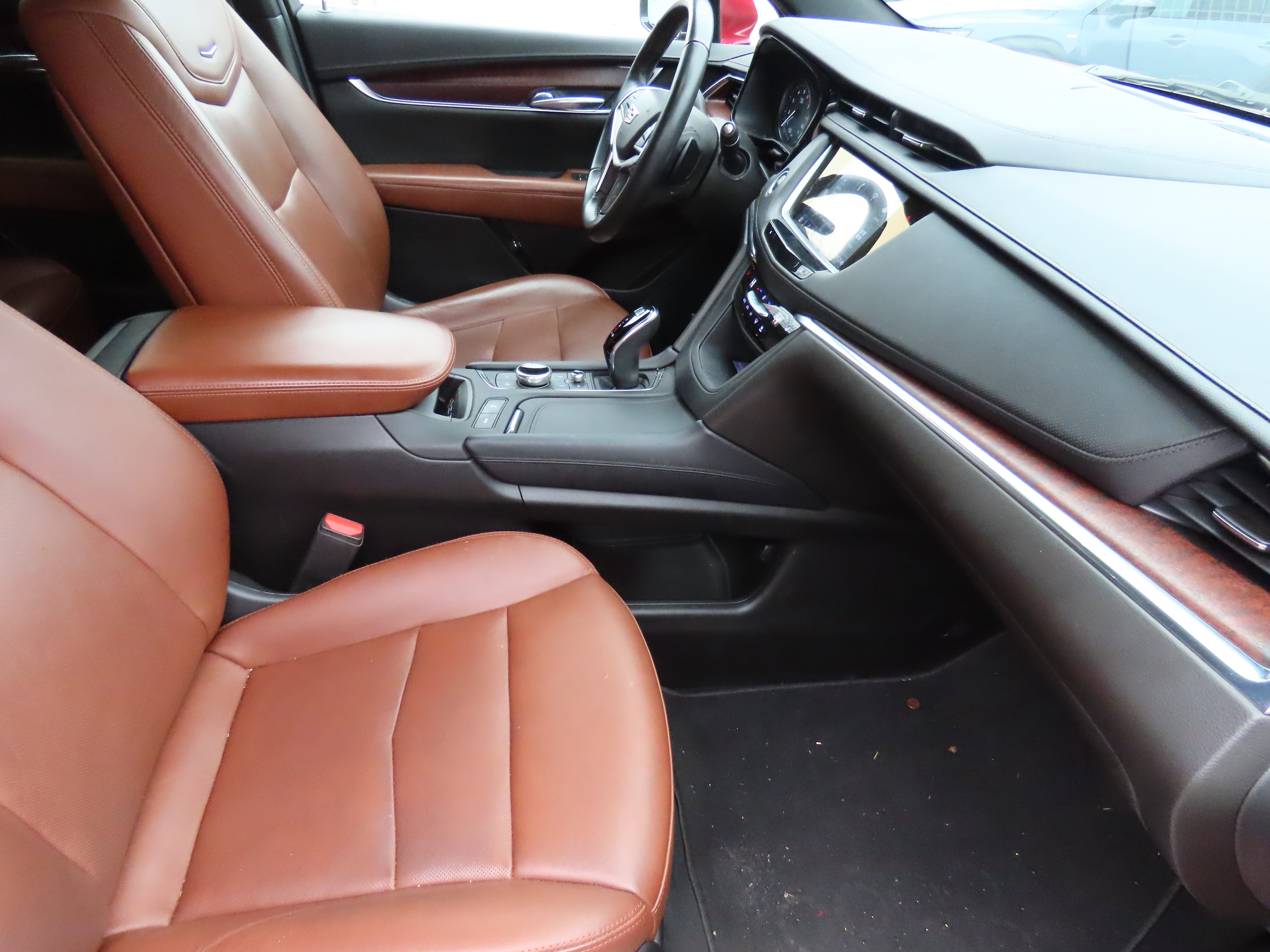 Used 2022 Cadillac XT5 Premium Luxury w/ Technology Package image 12