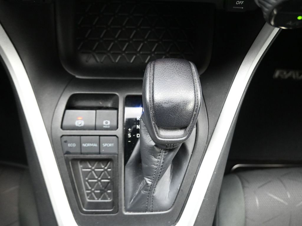 Used 2023 Toyota RAV4 XLE image 9