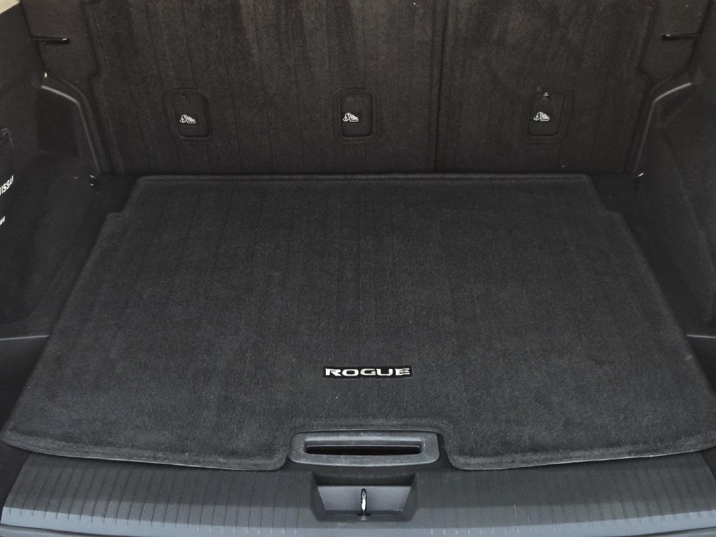 Certified 2023 Nissan Rogue SV FWD image 9