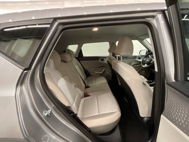Used 2025 Kia Soul LX w/ LX Technology Package FWD image 25