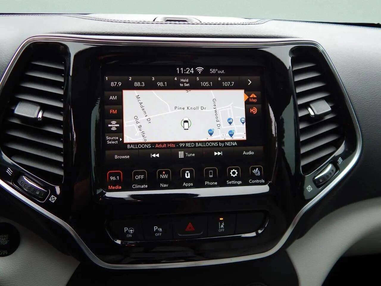 Used 2020 Jeep Cherokee Limited w/ Technology Group image 16