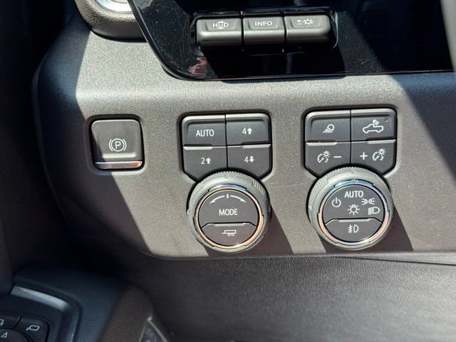 Certified 2024 Chevrolet Silverado 1500 High Country w/ High Country Premium Package AWD/4WD image 39
