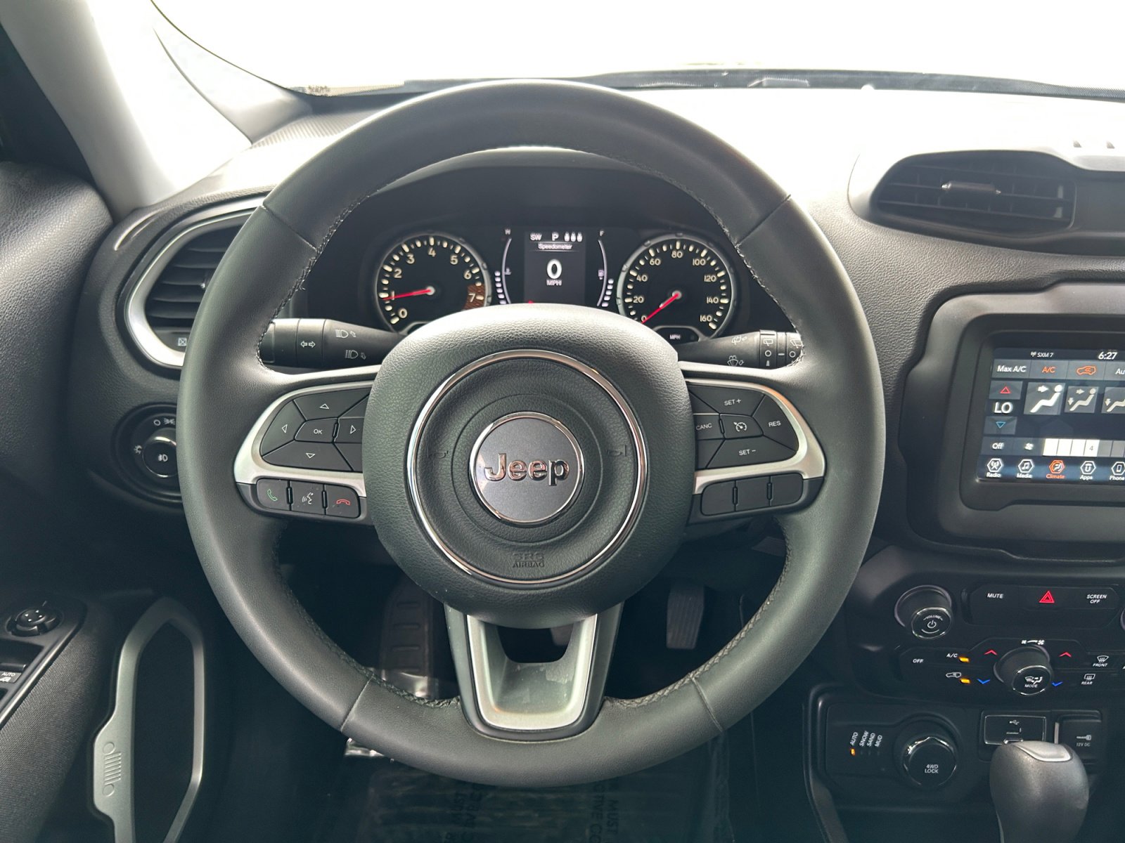 Used 2019 Jeep Renegade Latitude w/ Popular Equipment Group AWD/4WD image 11