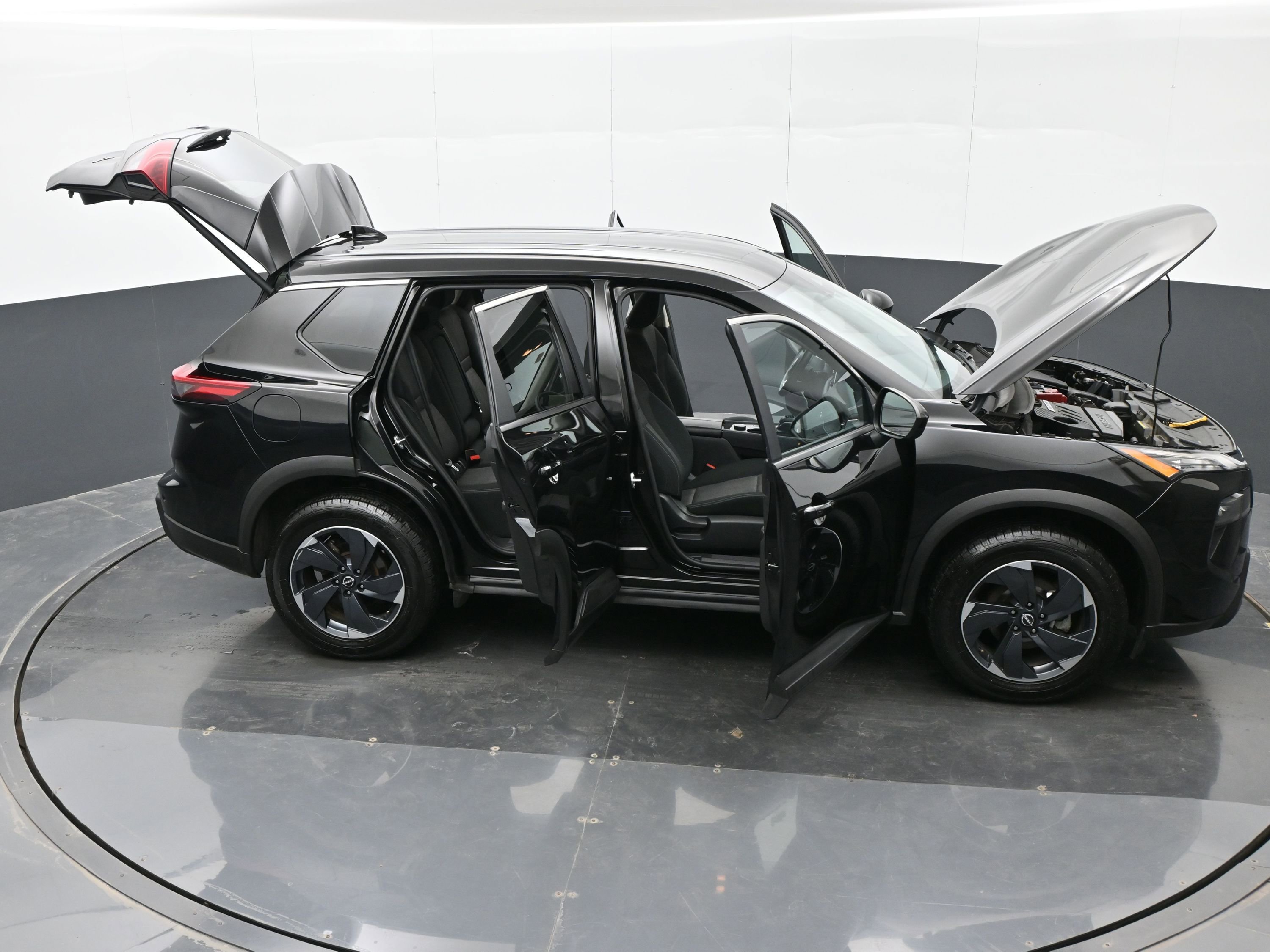 Used 2024 Nissan Rogue SV image 45