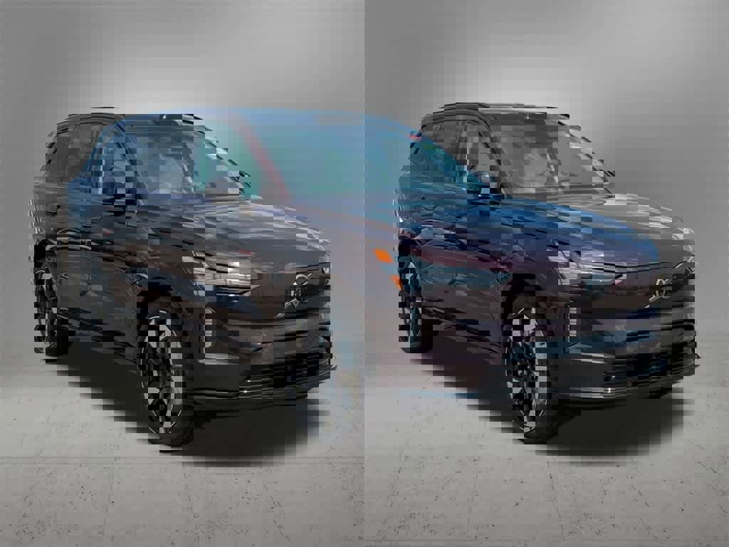 New 2025 Volvo EX90 Plus image 8