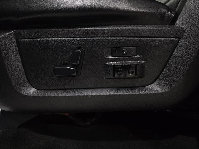 Used 2014 RAM 1500 Laramie AWD/4WD image 13