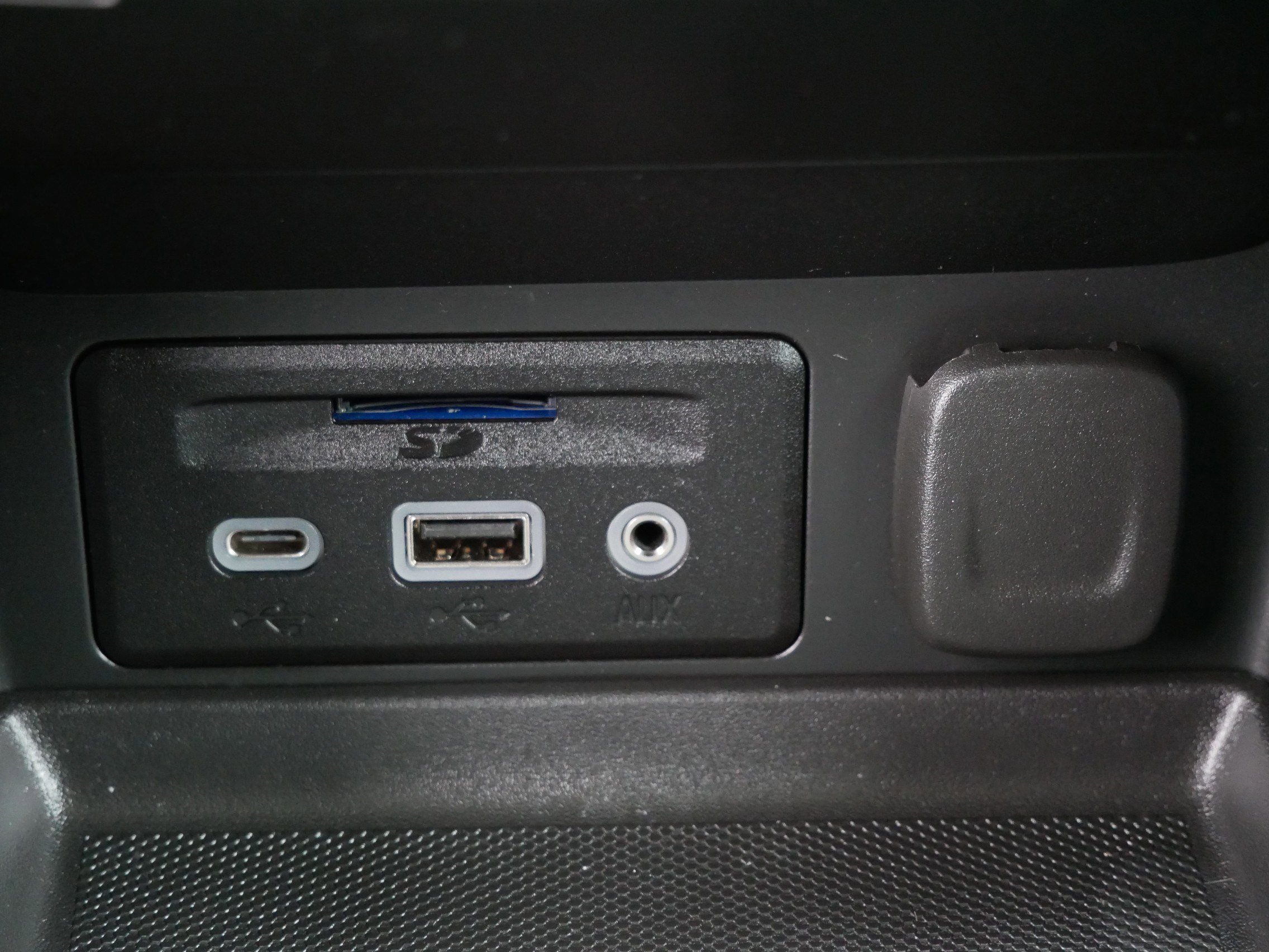 Used 2023 GMC Terrain AT4 w/ LPO, Floor Liner Package image 32