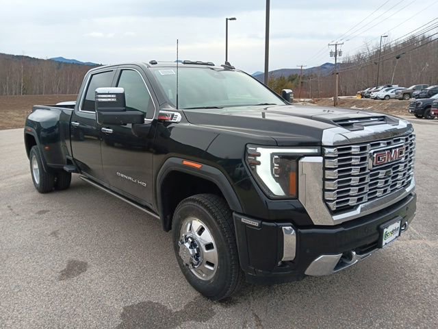 New 2026 GMC Sierra 3500 Denali w/ Denali Reserve Package image 14