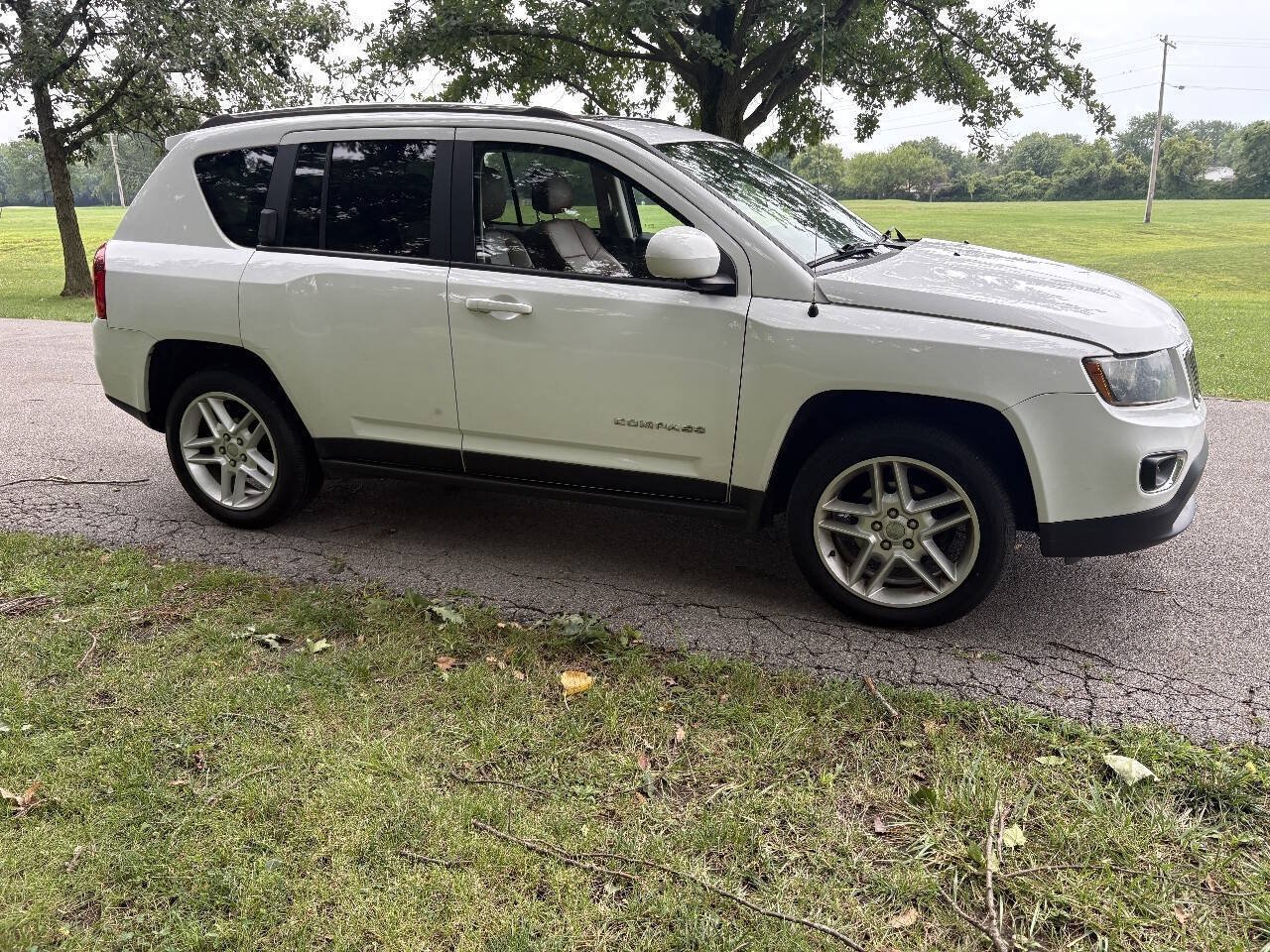 Used 2014 Jeep Compass Limited AWD/4WD image 14