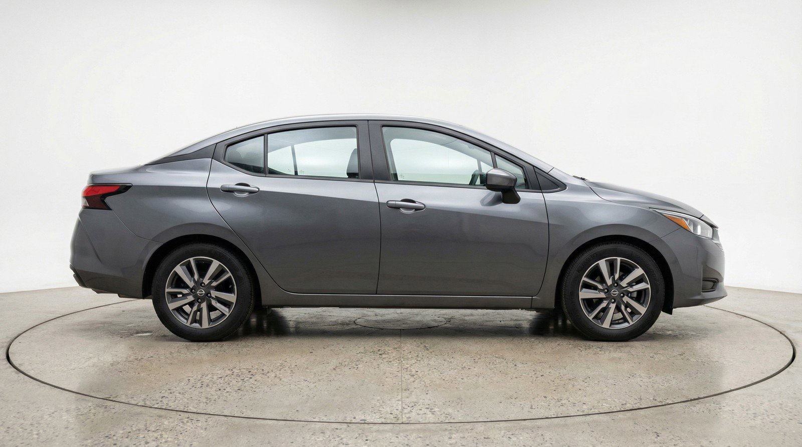 Used 2025 Nissan Versa SV FWD image 11