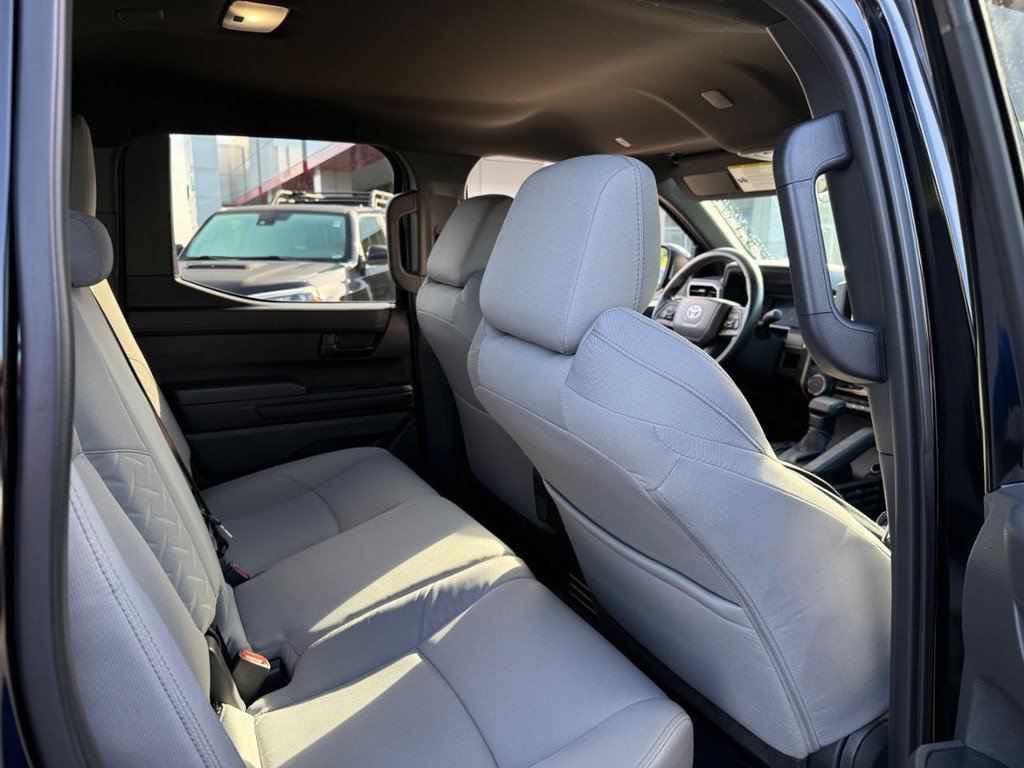 Certified 2025 Toyota Tacoma SR5 AWD/4WD image 11