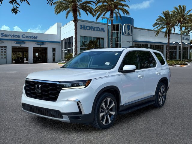 Used 2024 Honda Pilot Touring image 4