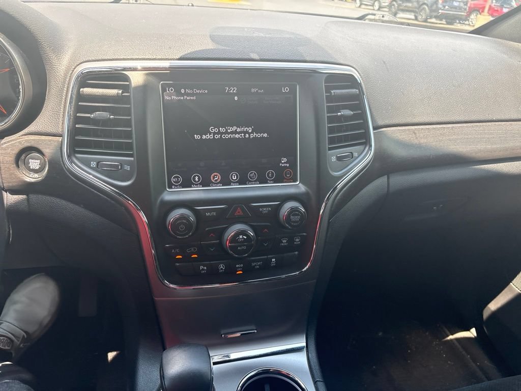 Used 2018 Jeep Grand Cherokee Altitude AWD/4WD image 16