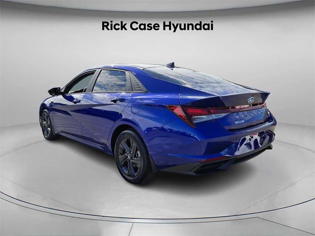 Certified 2023 Hyundai Elantra SEL image 7