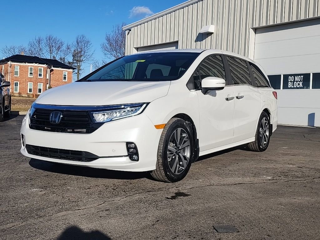 Used 2023 Honda Odyssey Touring image 3