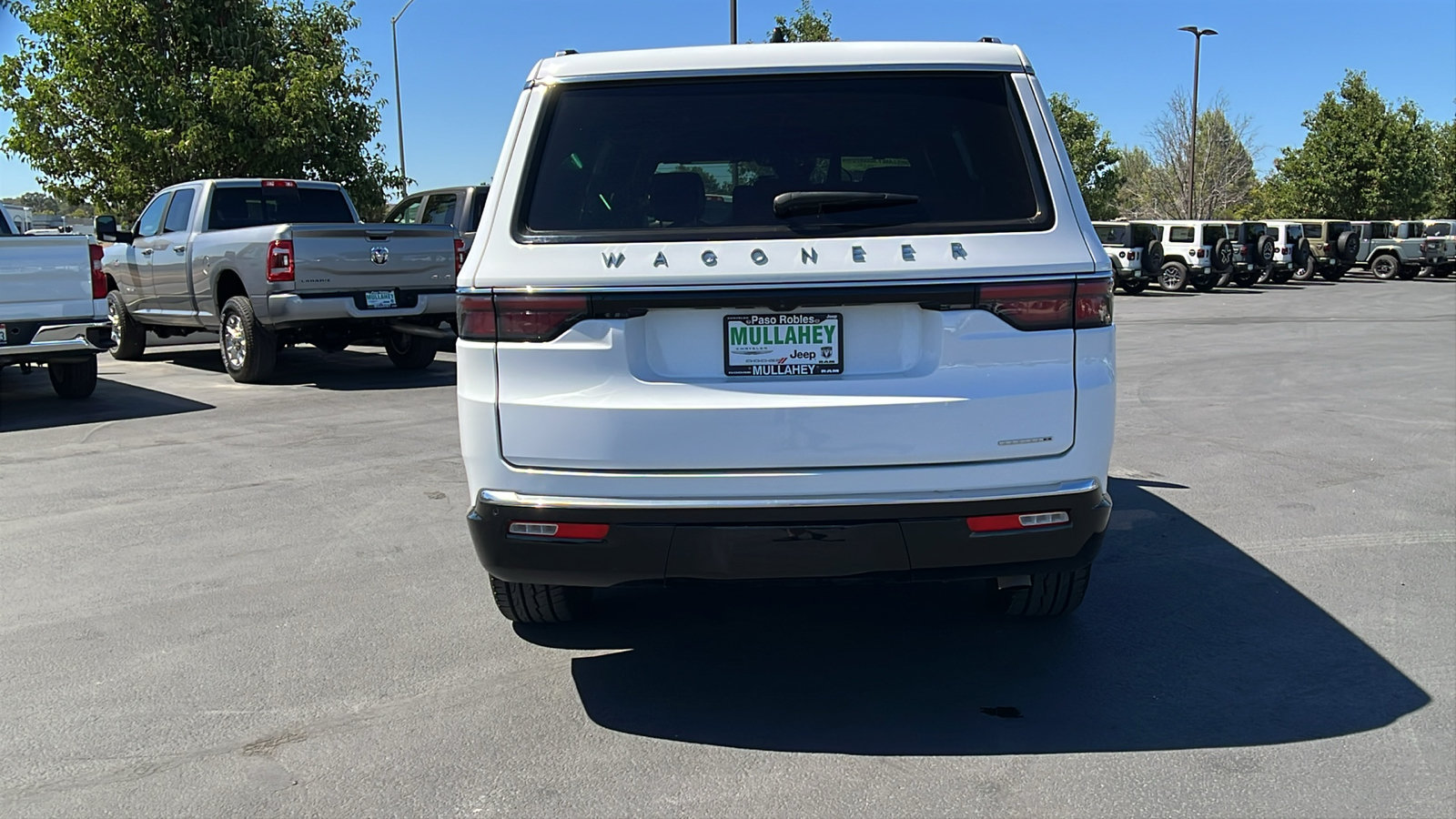 Used 2024 Jeep Wagoneer Series II AWD/4WD image 4