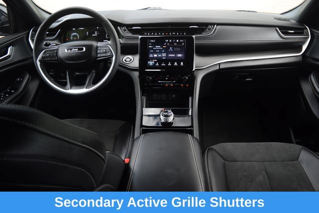 Used 2023 Jeep Grand Cherokee Altitude AWD/4WD image 8