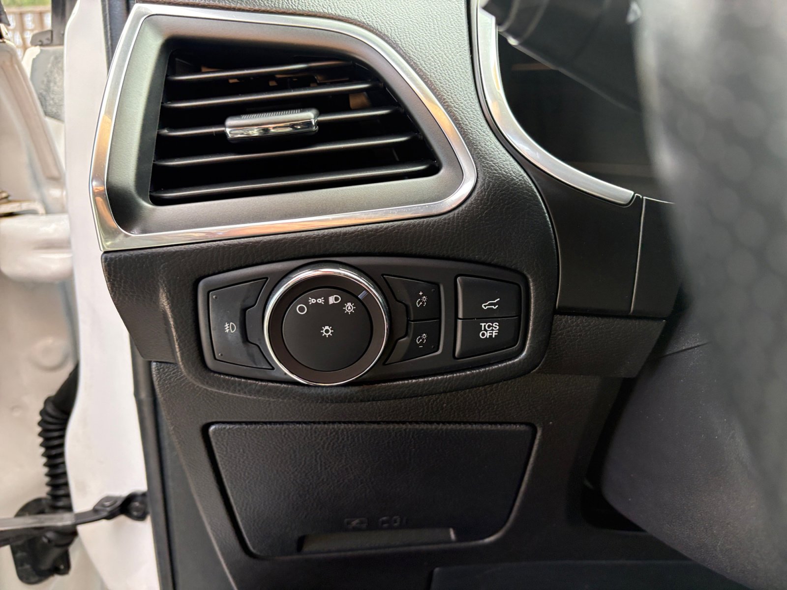Used 2019 Ford Edge ST w/ Equipment Group 401A AWD/4WD image 23