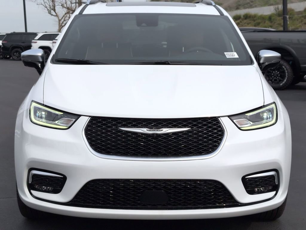 New 2026 Chrysler Pacifica Pinnacle w/ Trailer Tow Group image 2