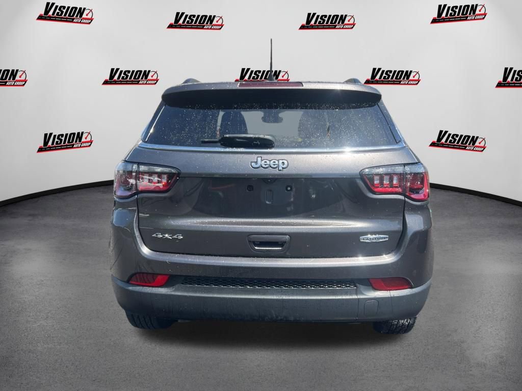 Used 2023 Jeep Compass Latitude w/ Convenience Group AWD/4WD image 4