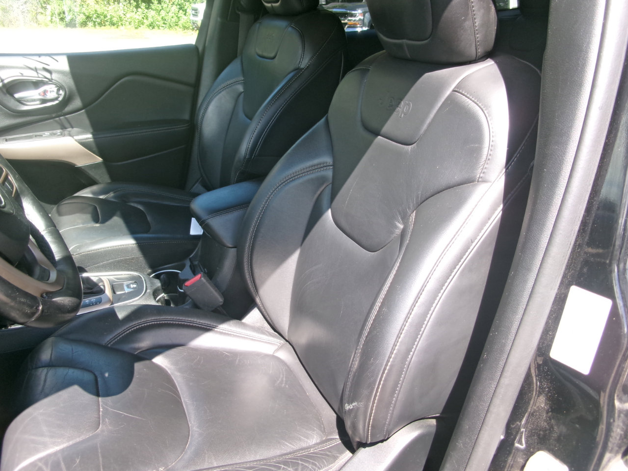 Used 2018 Jeep Cherokee Limited w/ Trailer Tow Group image 11