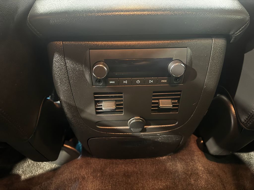 Used 2011 Chevrolet Avalanche LTZ AWD/4WD image 37
