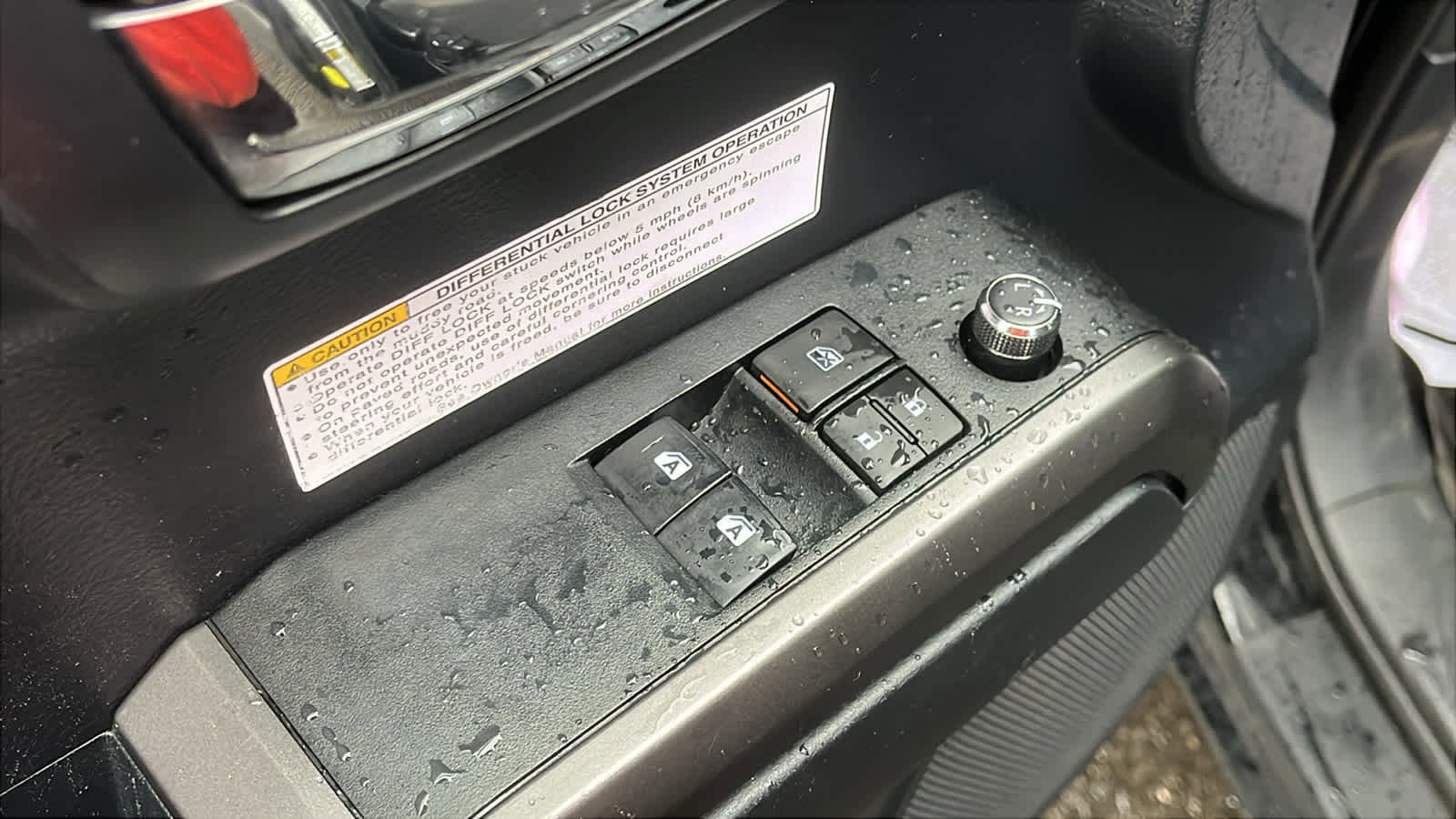 Used 2017 Toyota Tacoma TRD Off-Road image 25