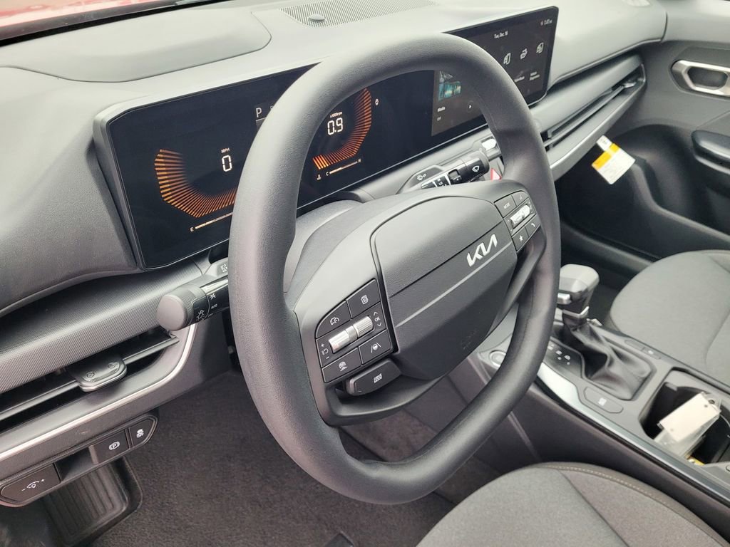 Used 2025 Kia K4 LXS image 25