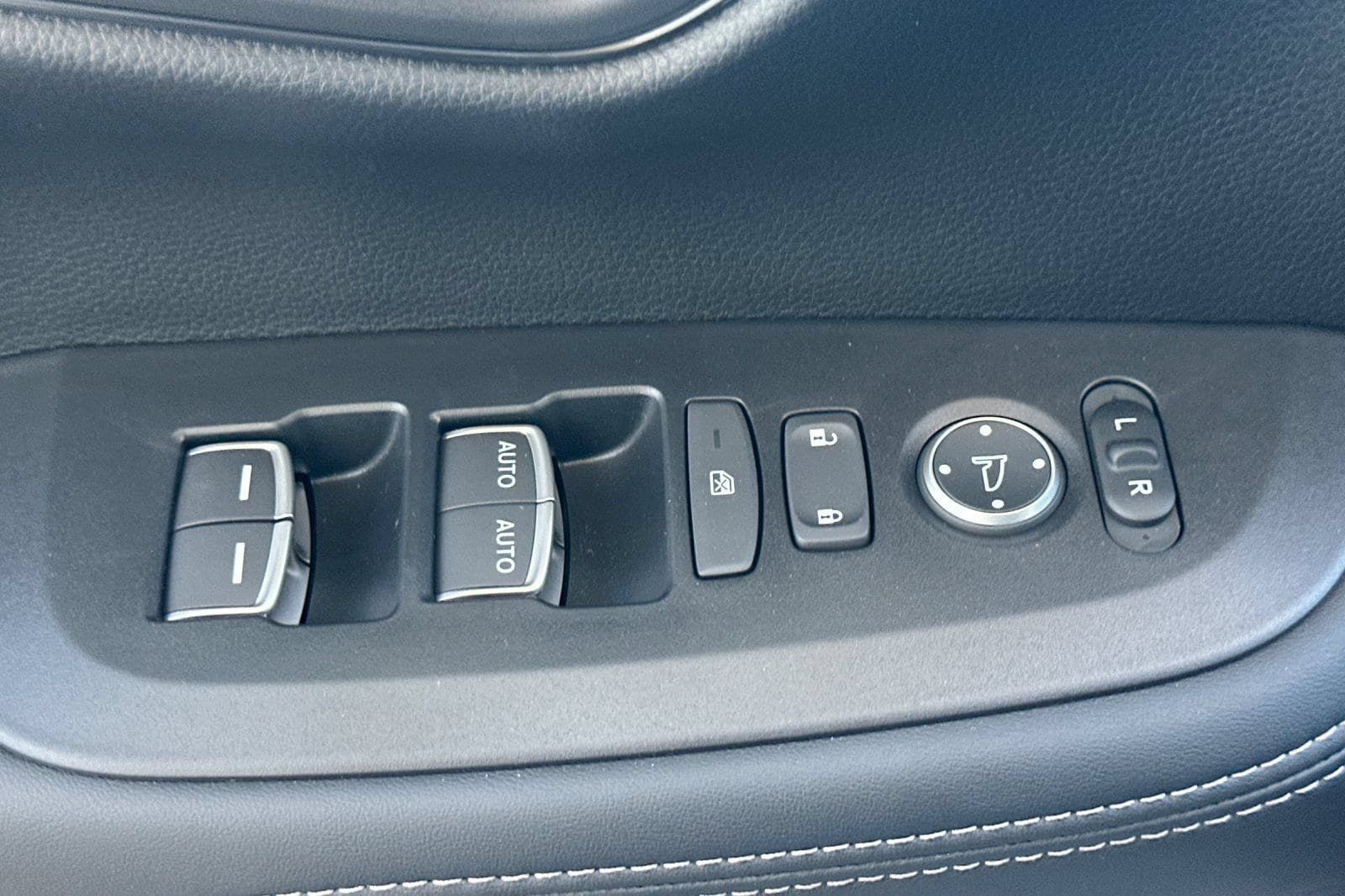 New 2027 Honda HR-V EX-L image 14