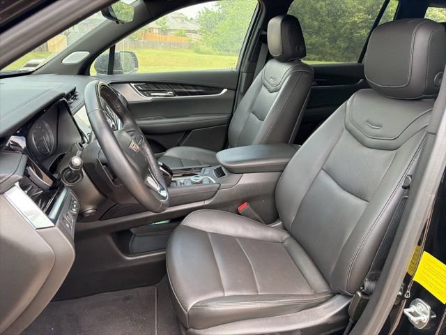 Used 2024 Cadillac XT6 Premium Luxury w/ Technology Package FWD image 7