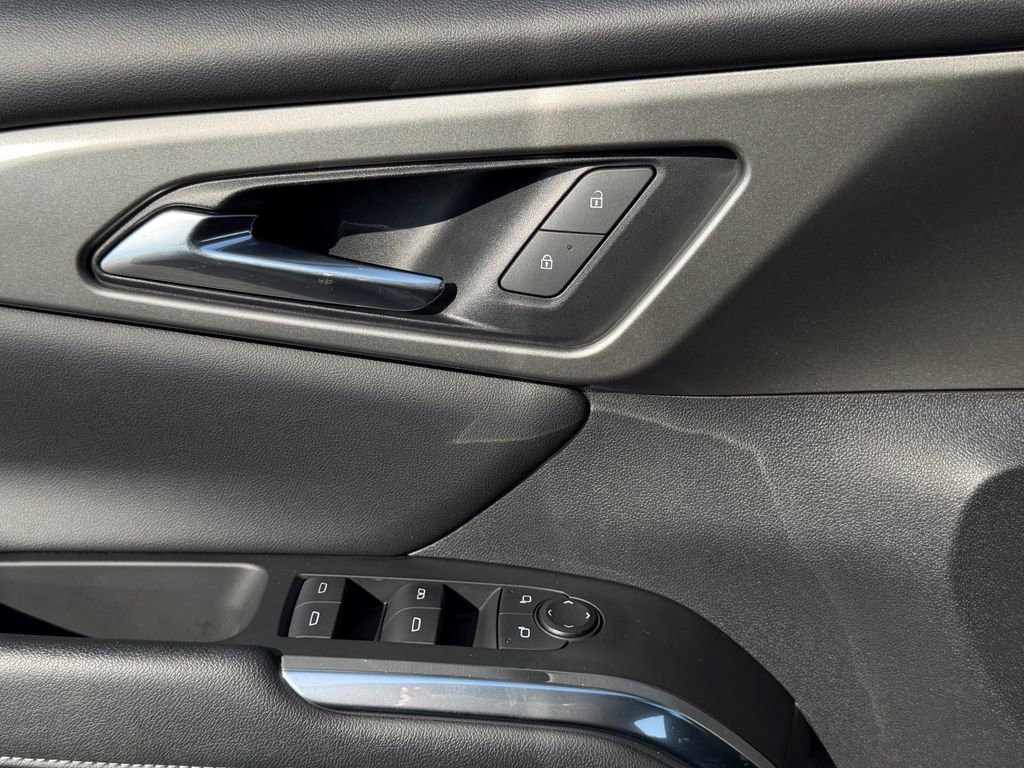 Used 2024 Chevrolet Traverse LT image 34