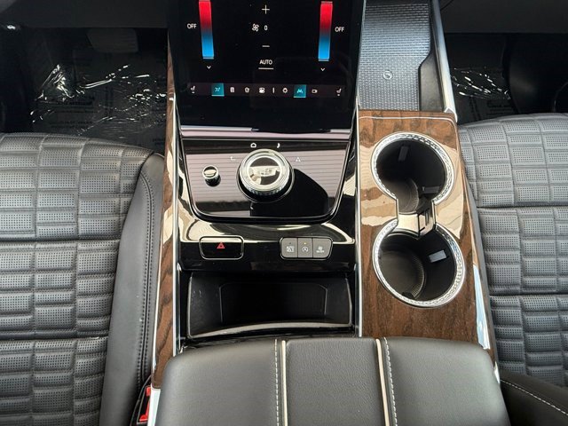 Certified 2025 Cadillac Escalade Sport Platinum w/ LPO, ONYX Package AWD/4WD image 12