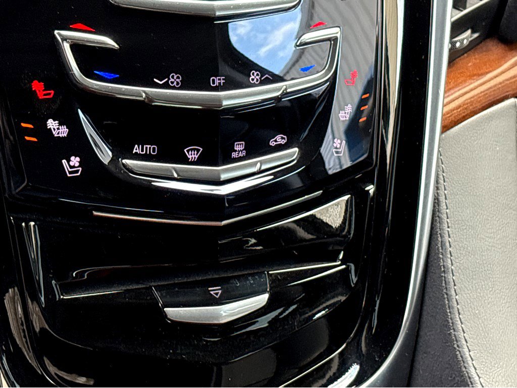 Used 2020 Cadillac Escalade Luxury image 8