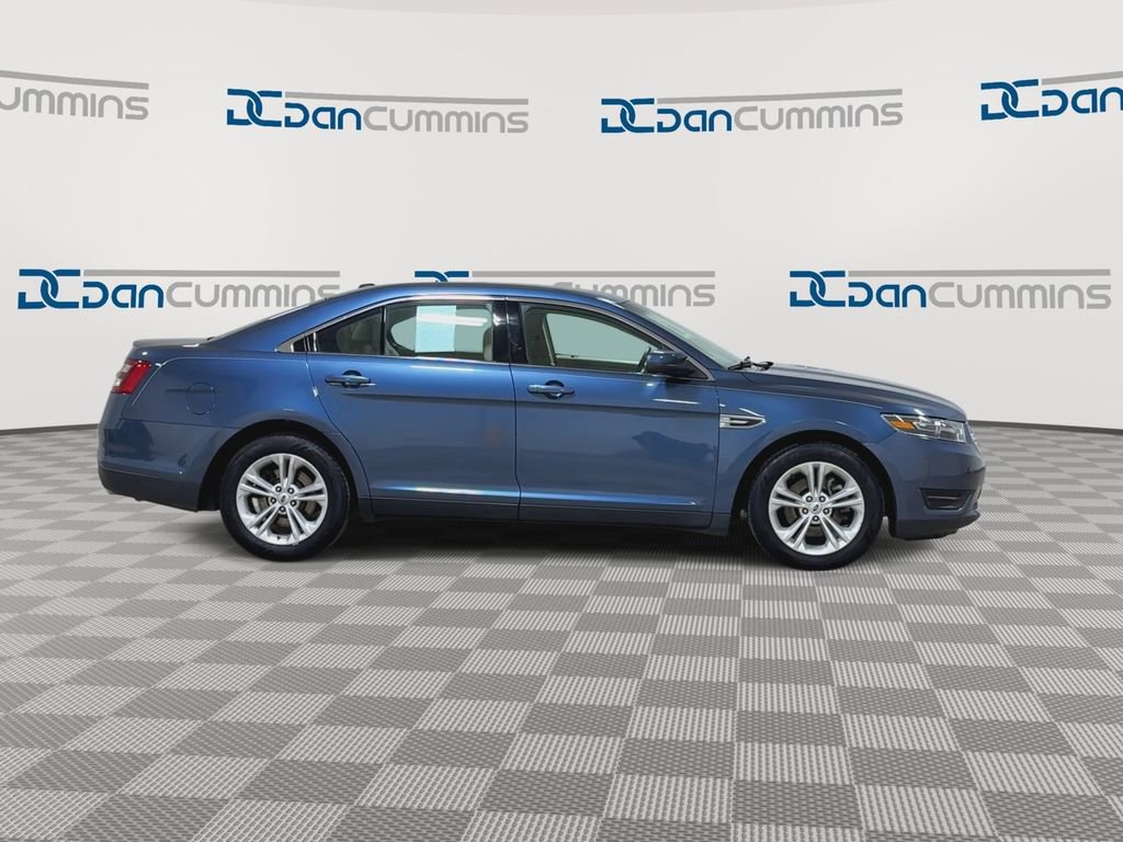 Used 2018 Ford Taurus SEL w/ Equipment Group 201A image 2